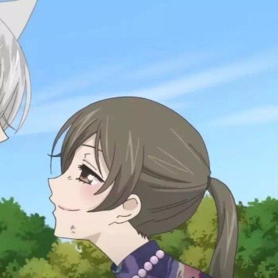 上海地铁女子和老太激烈扭打一团